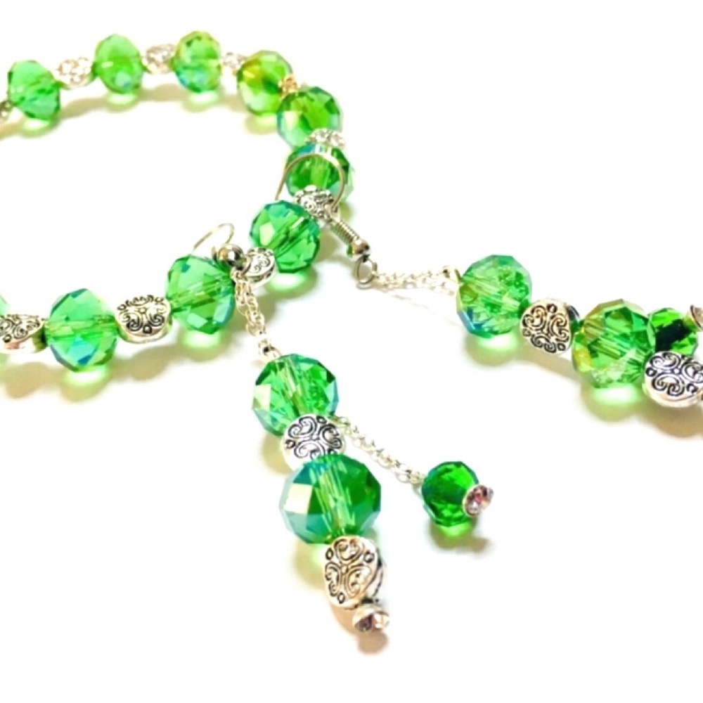 🍀NWT ST. PATRICK’S DAY GREEN Crystal Jewelry Set